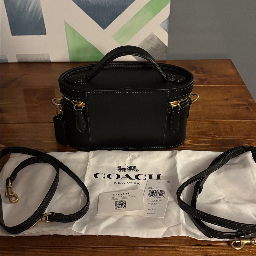 NWT Coach Trail Bag in Black - Picture 5 of 6
